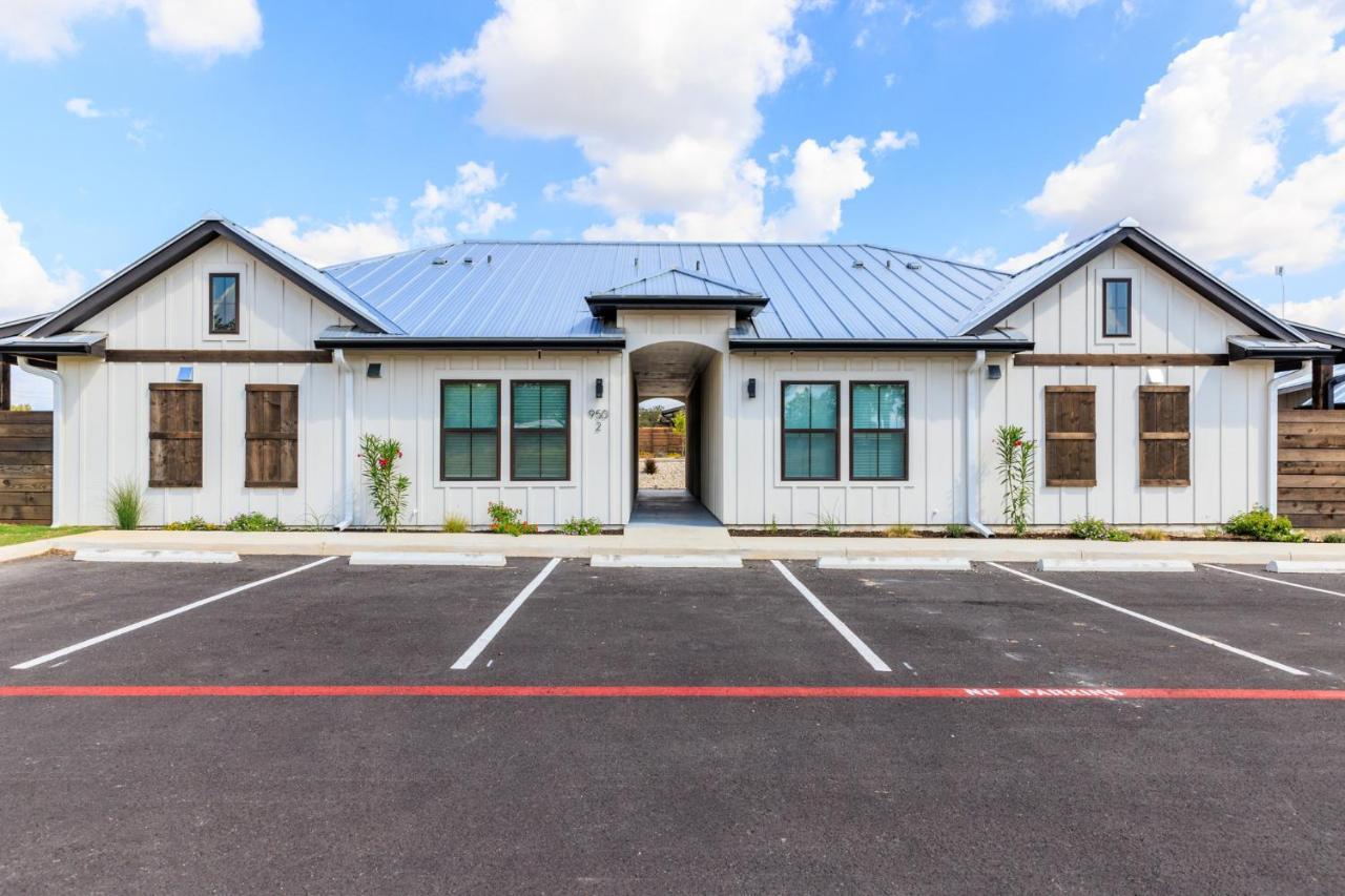 Aparthotel Longhorn Haus Fredericksburg Esterno foto